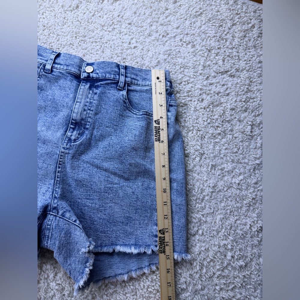 Women’s Medium Denim Boy Shorts - Picture 5 of 6